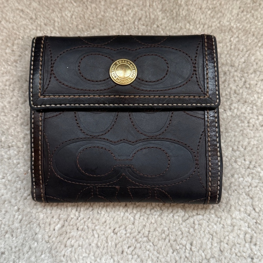 Coach Signature Canvas and Black Bag
(Unisex) Wallet included - Picture 5 of 6